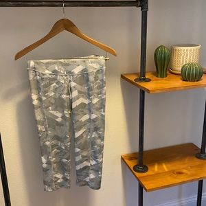 Old Navy Active Capri Pants, Women’s, Size Small